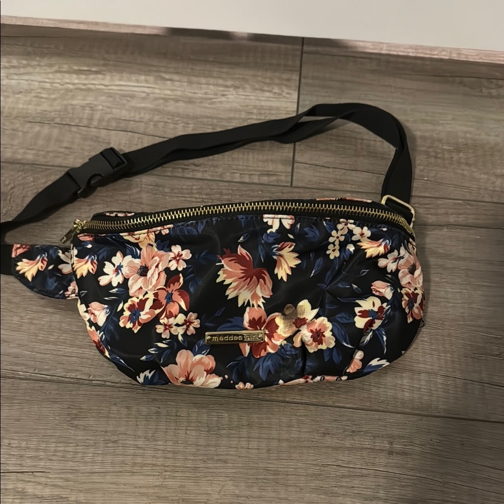 Madden Girl Floral Crossbody Bag - Black and Pink